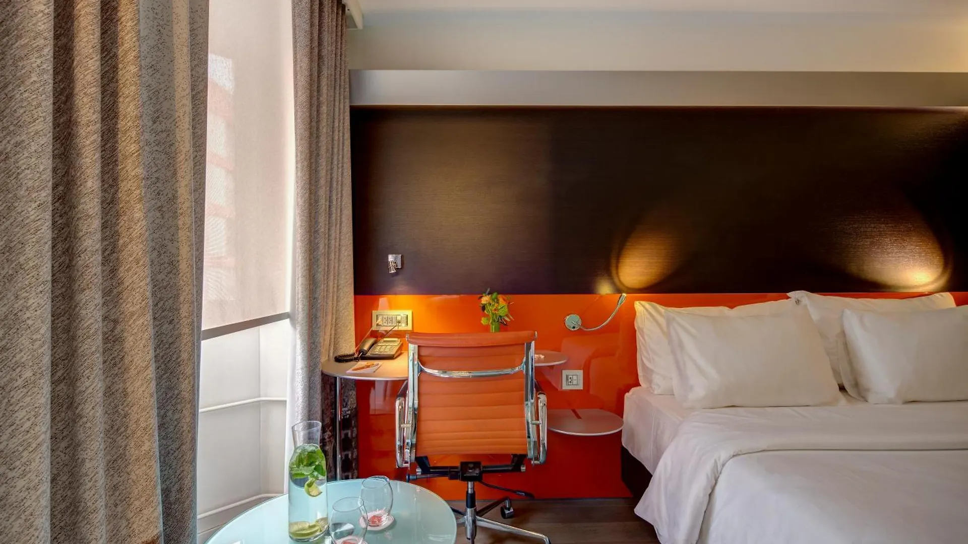 Design Hotel F6 Genève 3*,  Suisse