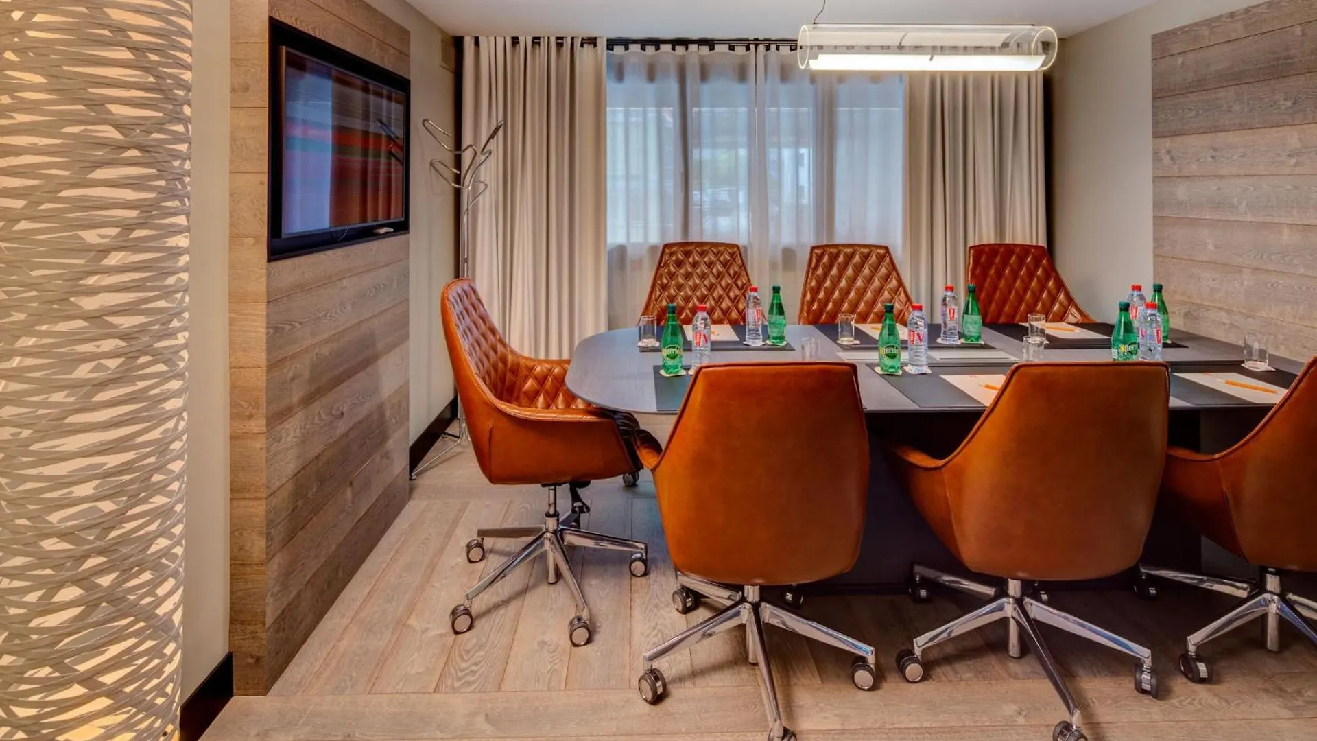 Design Hotel F6 Geneva 3*,