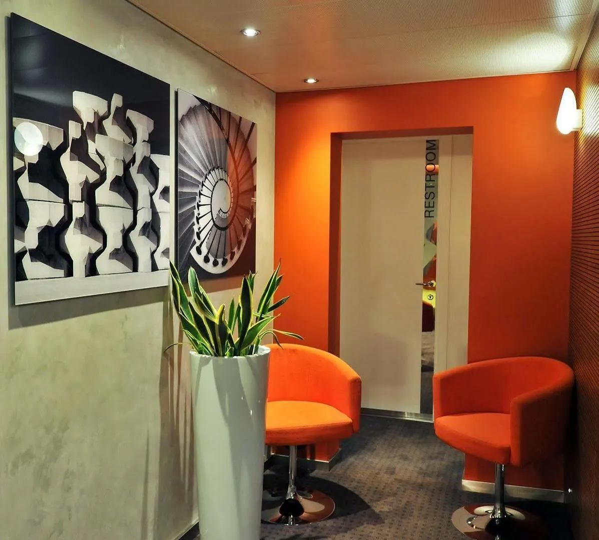Design Hotel F6 Geneva 3*,