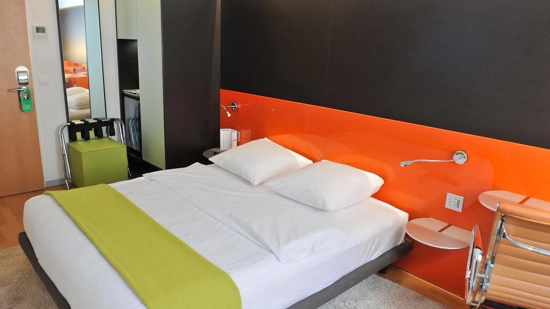 Design Hotel F6 Geneva 3*,