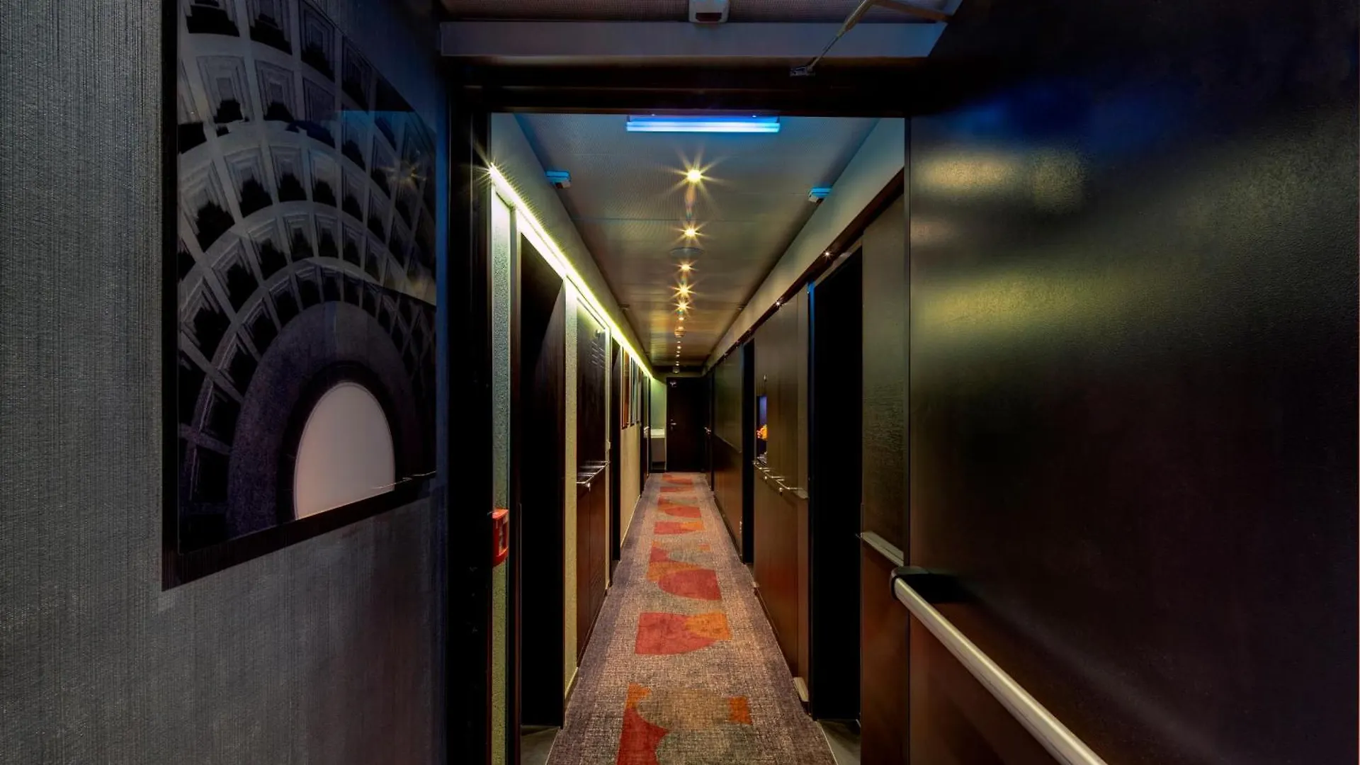 ***  Design Hotel F6 Женева Швейцария
