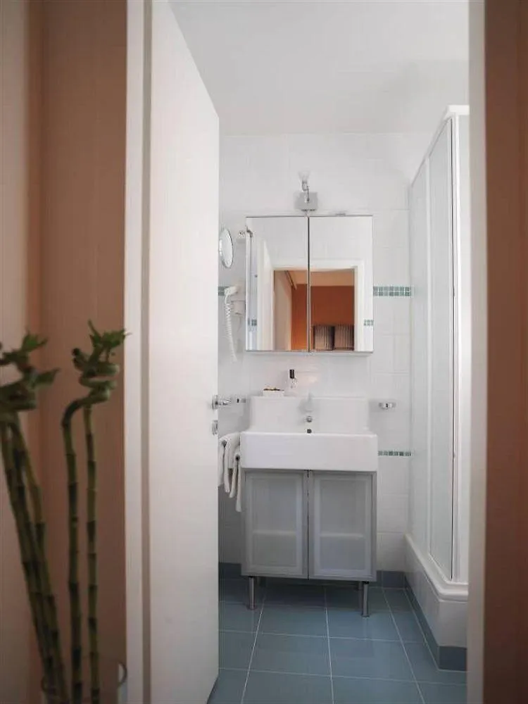 Design Hotel F6 Женева 3*,  Швейцария